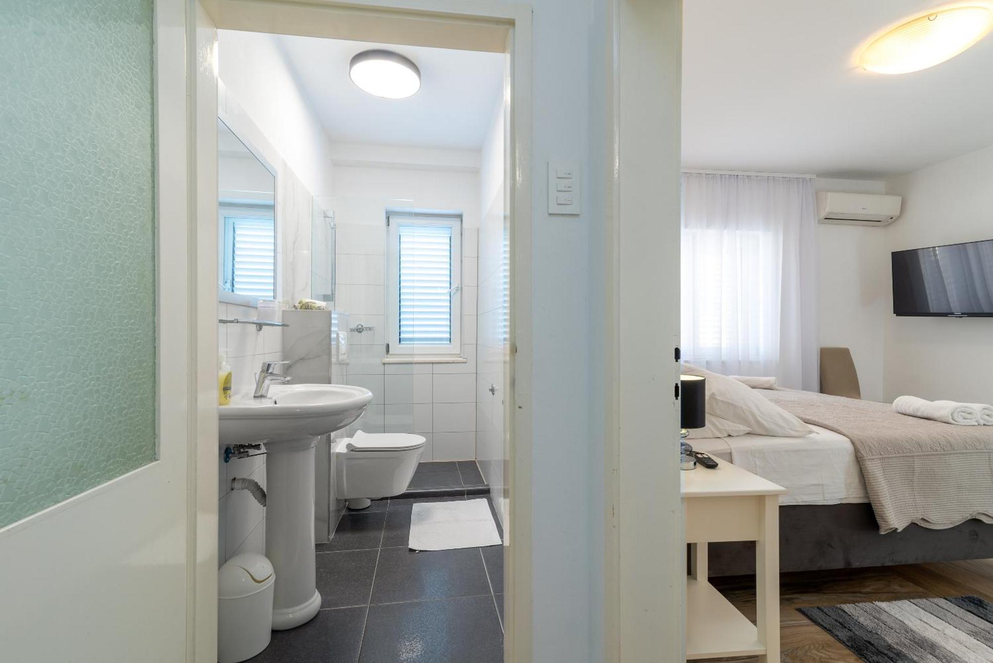 Apartmants Biocic โตรกีร์ ภายนอก รูปภาพ