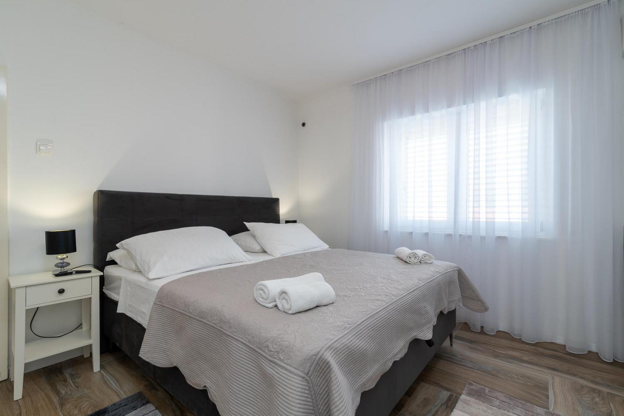 Apartmants Biocic โตรกีร์ ภายนอก รูปภาพ