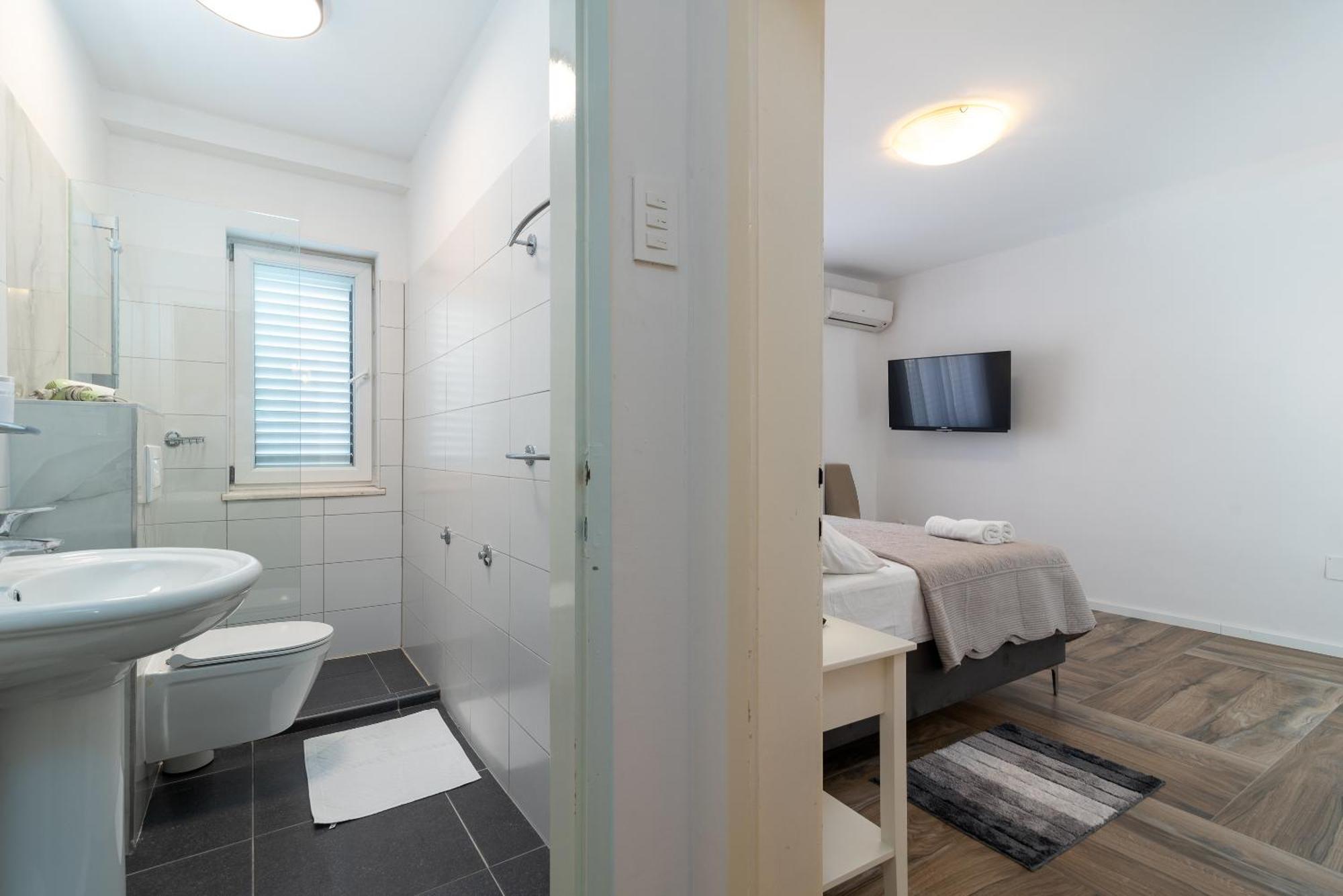 Apartmants Biocic โตรกีร์ ภายนอก รูปภาพ